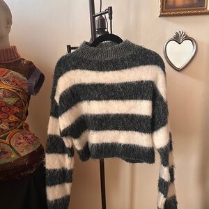 Striped Fuzzy Cropped Sweater - green & Cream
